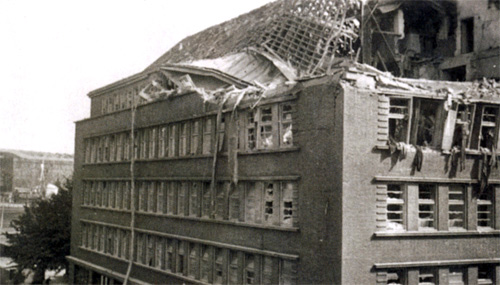 Kriegsschäden 1944 am Verwaltungsgebäude Sophienblatt 13